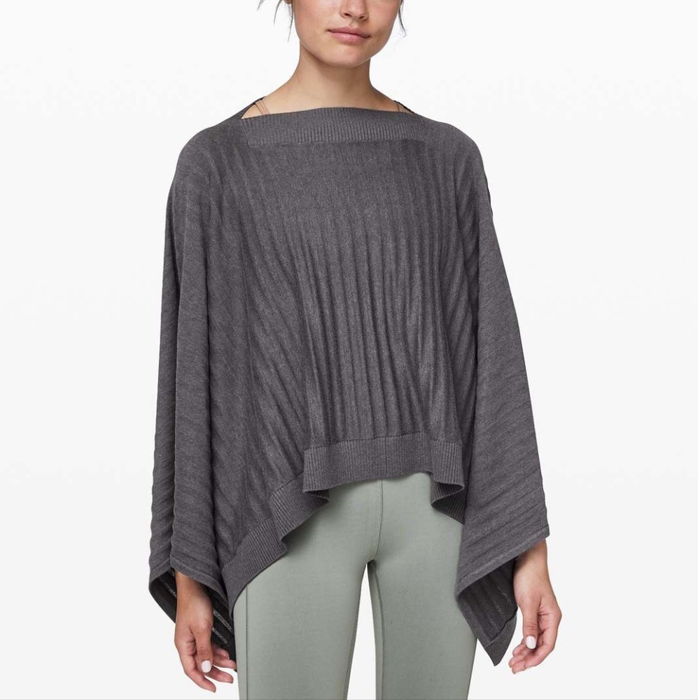 [os] Lululemon Forward Flow Poncho